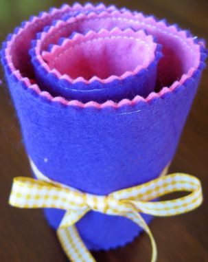 felt-crayon-roll-rolled-up felt-crayon-roll-rolled-up