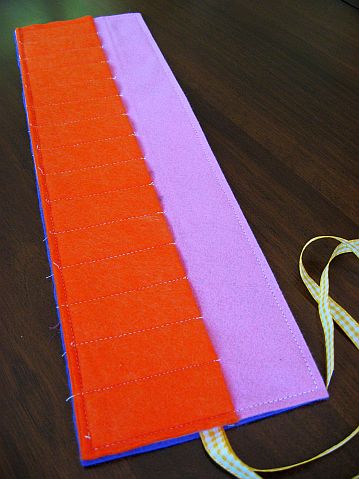 felt-crayon-roll-stitching-all-around-the-edge felt-crayon-roll-stitching-all-around-the-edge